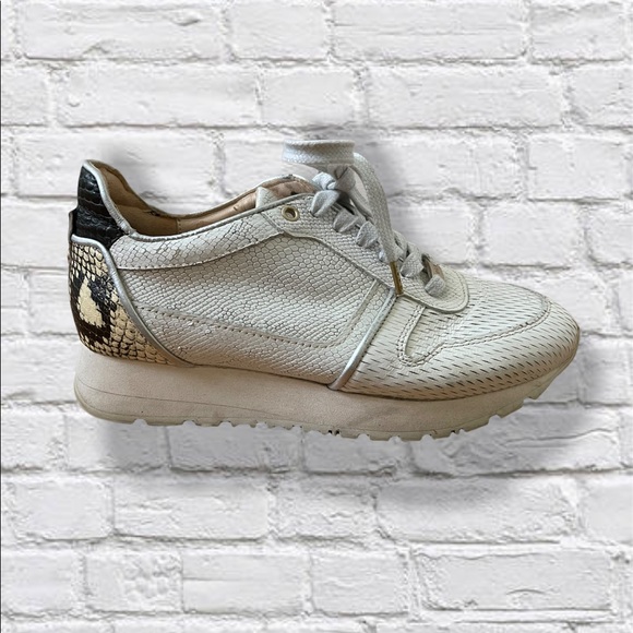 Fred De La Bretoniere Shoes - Fred De Le Bretoniere Leather Sneakers
